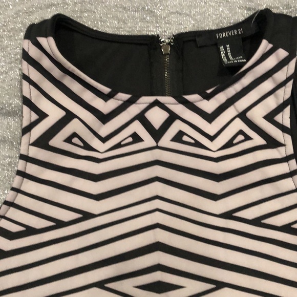 NWOT Forever 21 tank top! - Picture 2 of 5